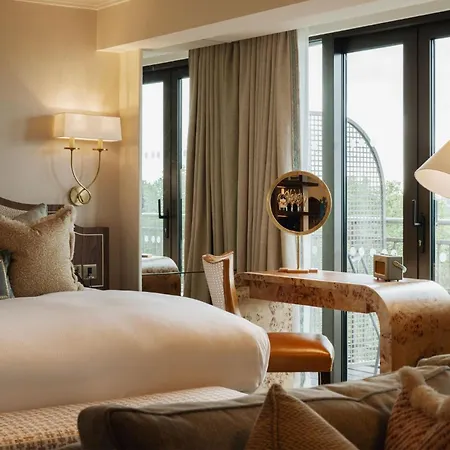 The Athenaeum Hotel & Residences-3